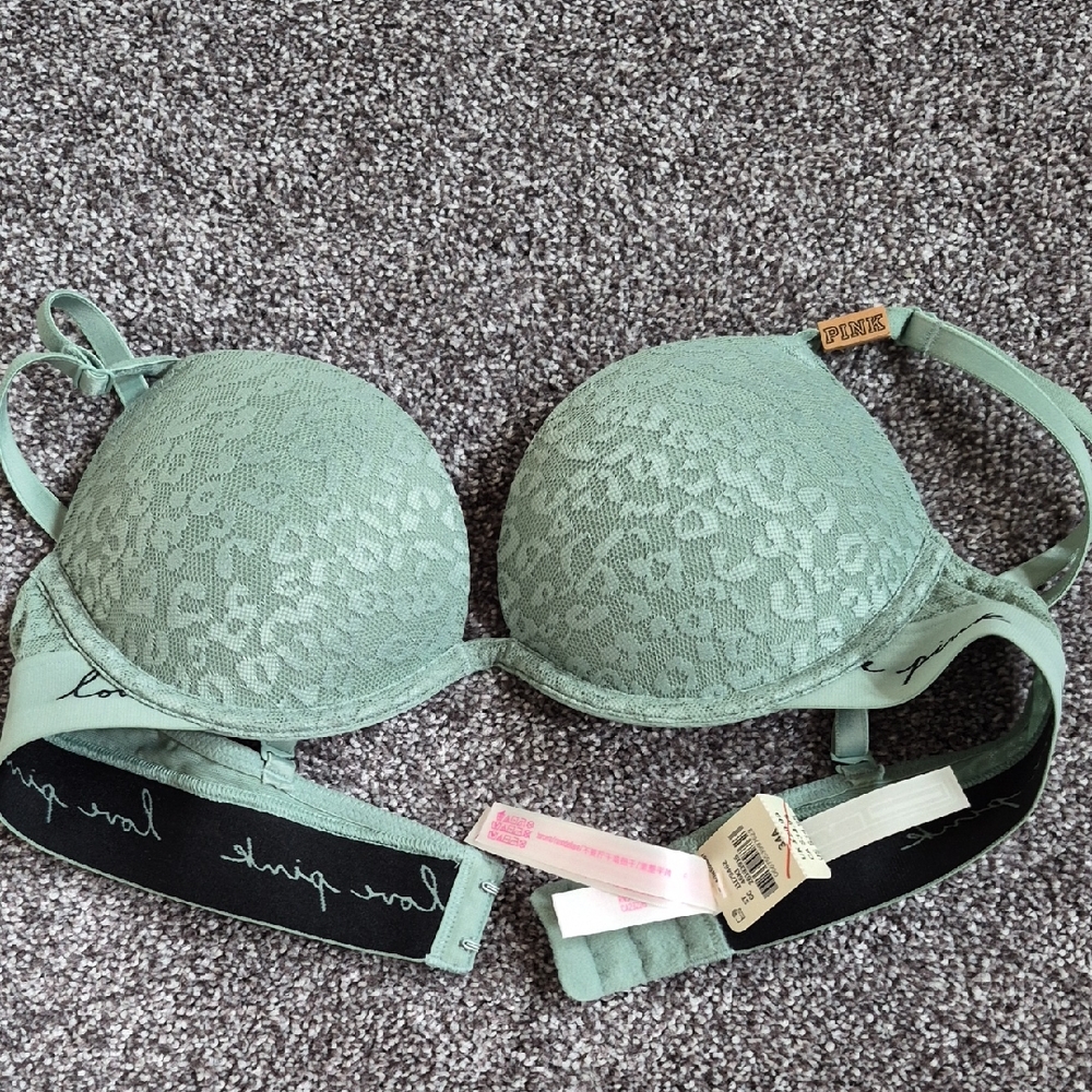 PINK Victoria's Secret Mint Lace Bra